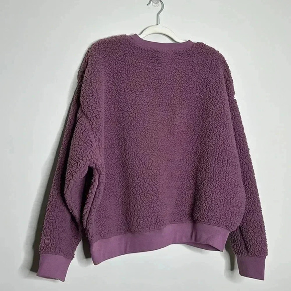 VS Sherpa Crew Sweatshirt - Picture 12 of 13